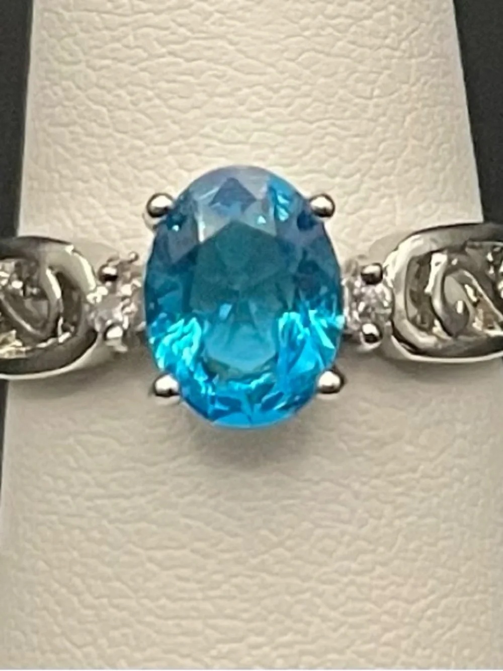 925 sterling silver oval blue cubic zirconia ring size 7.75